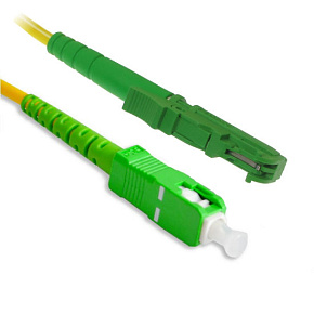 Patchcord FO simplex E2000/APC-SC/APC 9/125um 2m, OS2 Patchcord FO simplex E2000/APC-SC/APC 9/125um 2m, OS2
