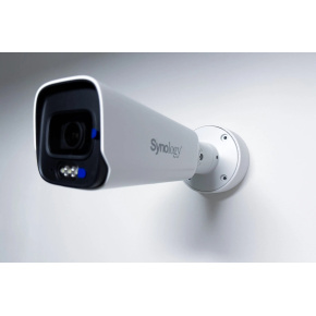 SYNOLOGY držiak/krytka káblov pre kamery Synology BC800 na stenu a strop, biely SYNOLOGY držiak/krytka káblov pre kamery Synology BC800 na stenu a strop, biely